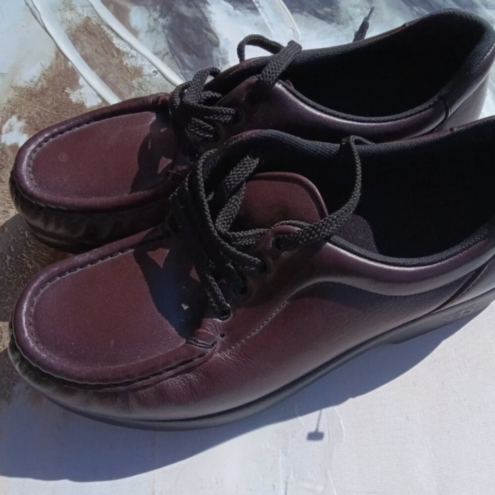 Women's flat shoes, by San Antonio ShoeMakers (SAS)